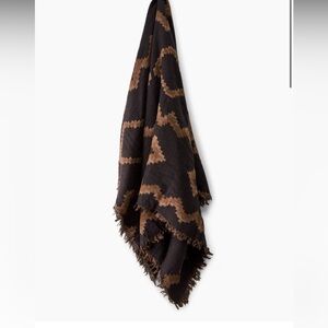 Artizia mosaic blanket scare in brown.